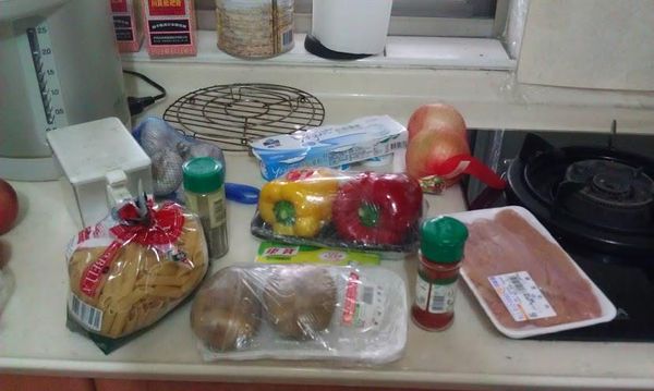 準備好以上食材(照片中有些是做湯的食材)