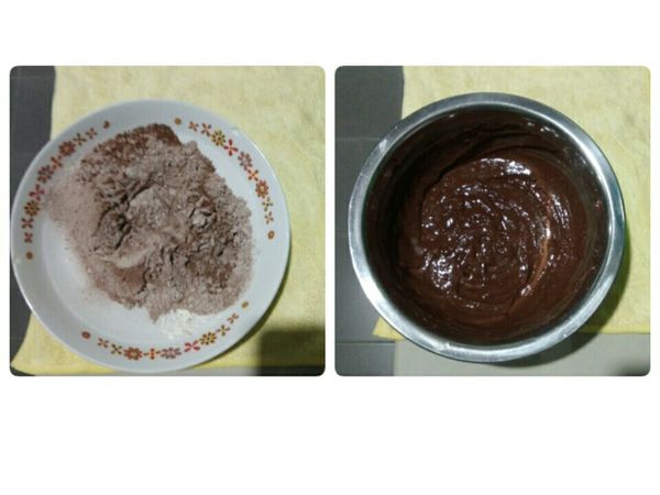 混合粉类过筛，鸡蛋放糖拌均，按食材顺序加入拌均。简单吧😃