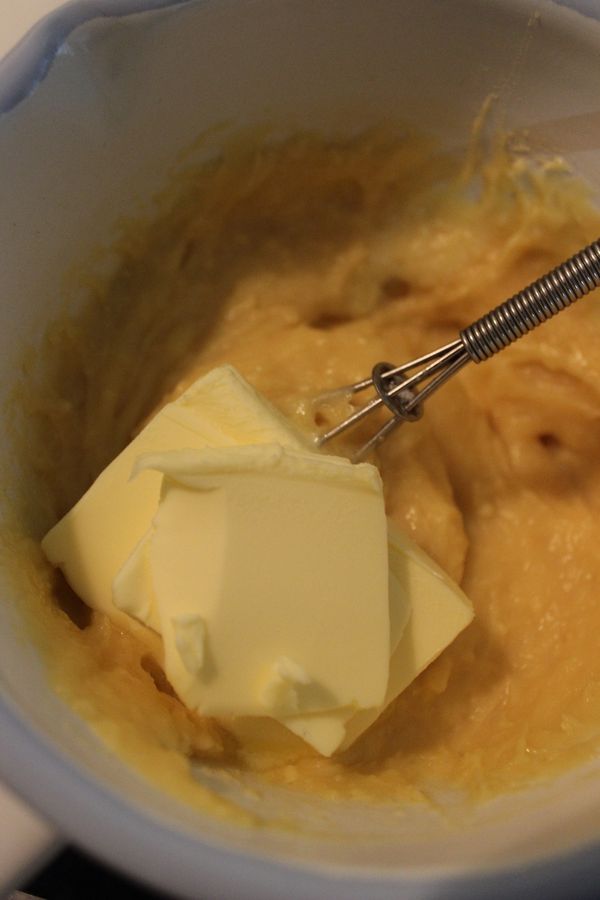 拌入奶油,直至奶油融化與餡料完全融合