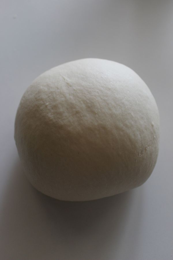 麵皮:將麵皮材料揉至光滑,鬆弛15分鐘