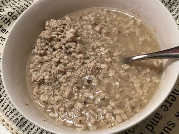 將菇菇肉肉和湯汁攪拌均勻