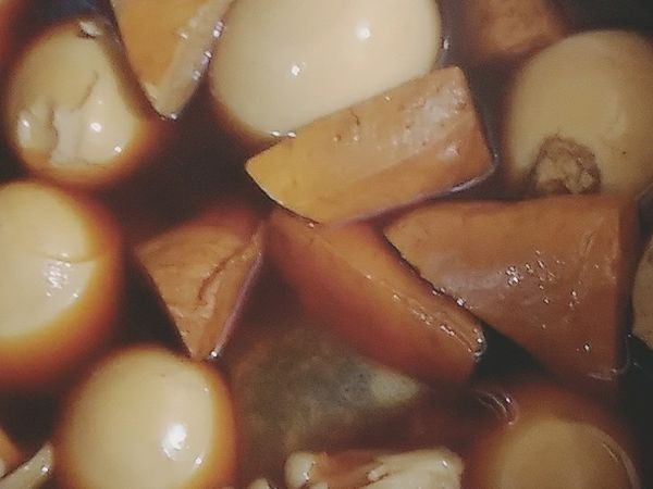 1.中火燉煮約30~40分鐘。
2.可依個人喜好加入菇類。(雪白菇)
3.也可依個人口味輕重，再加入些許的醬油，可讓食材更加入味。