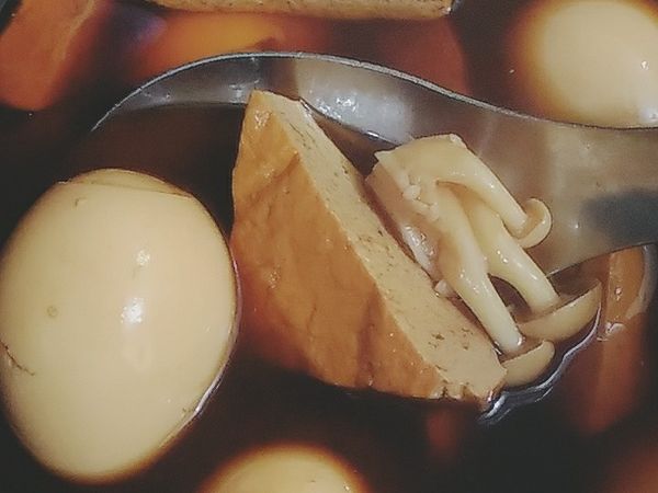 1.完成滷香豆干蛋雪白菇。