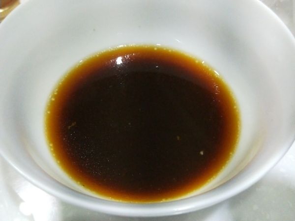 將調味料先調好，（酒、高湯、有機素蠔油先拌勻）。