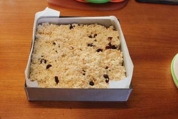 整好型，放涼30-60分鐘，讓米香硬化。