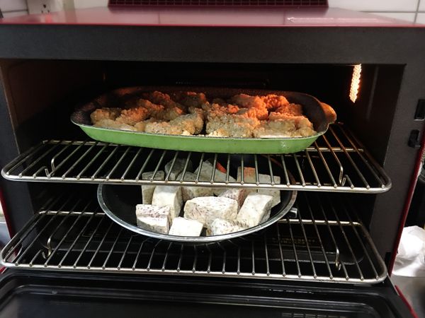 水波爐內鍵行程炸土魠魚、芋頭線炸定型上色(12~15分)