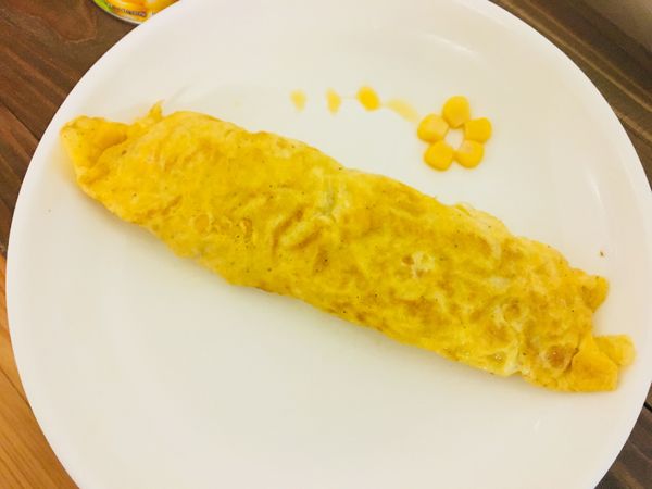 將將~簡單的爆漿起司玉米蛋捲就完成囉~ 單吃或是帶便當都很不錯 <3