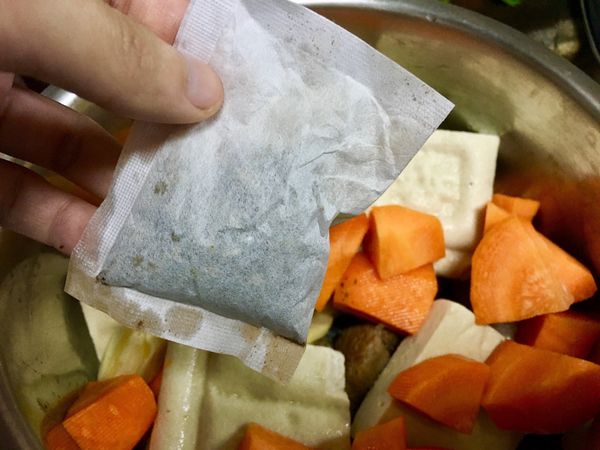 有醬油沒滷包也可以喔！口感多點層次而已