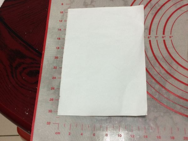 自製螺管：將A4影印紙裁成兩張。