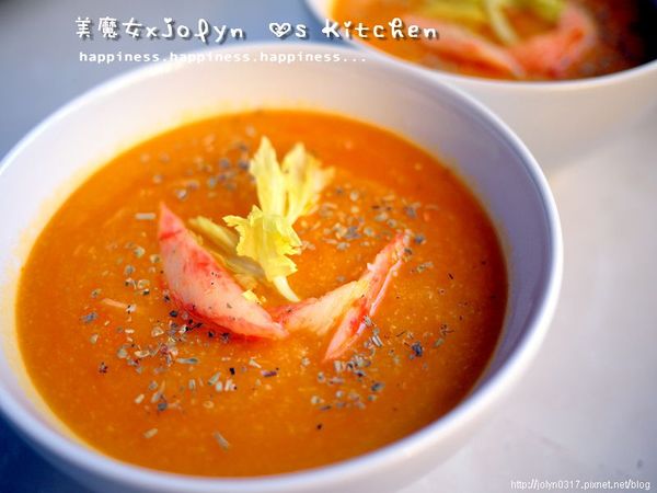 盛出至湯碗，裝飾後，撒上義大利香料，FINISHED