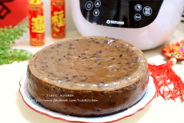 等年糕放涼後再倒扣脫模就完成囉。