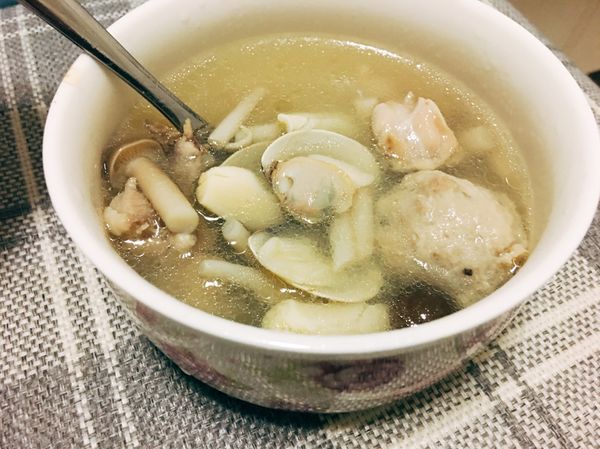 蛤蜊開了之後馬上關火 即可上桌