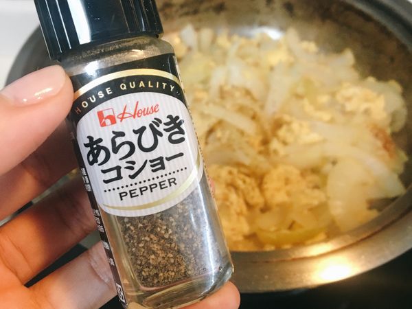 最後加入適量的黑胡椒