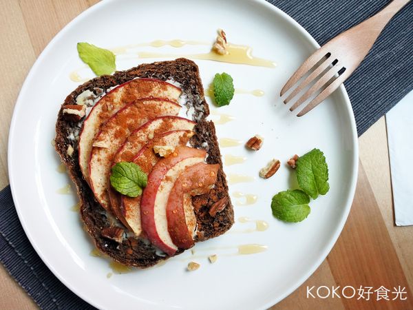 最後擺盤裝飾一下，熱熱吃最幸福
也可以灑一點碎堅果增加香氣跟口感喔