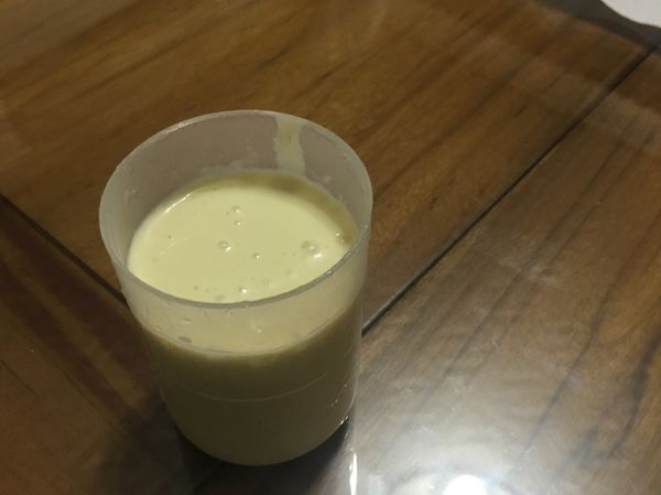 1、備料完成
2、全部放入果汁機打
3、裝杯享用