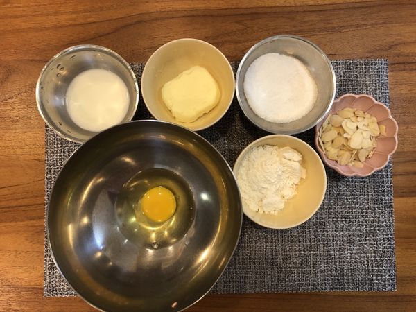 烤箱預熱至160度＆粉類過篩。