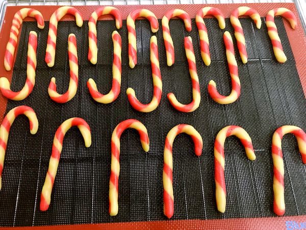 拐杖糖餅乾～這個一半的配方量可以製作出來20支。