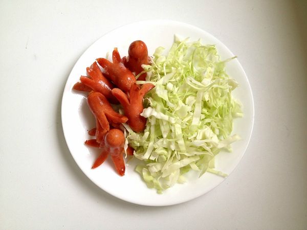 午晚餐配上高麗菜絲，經典原著，清爽不敗。