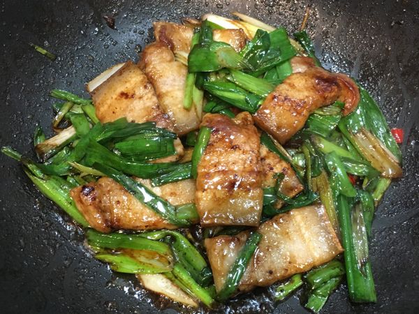 下調味料拌炒即完成上桌～