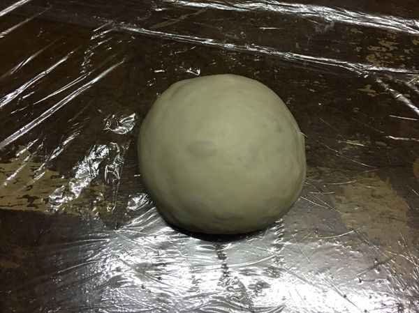 分割麵糰（一個/180gx5）
滾圓    在放入蒸籠鍋15分鐘（中間發酵  28度）