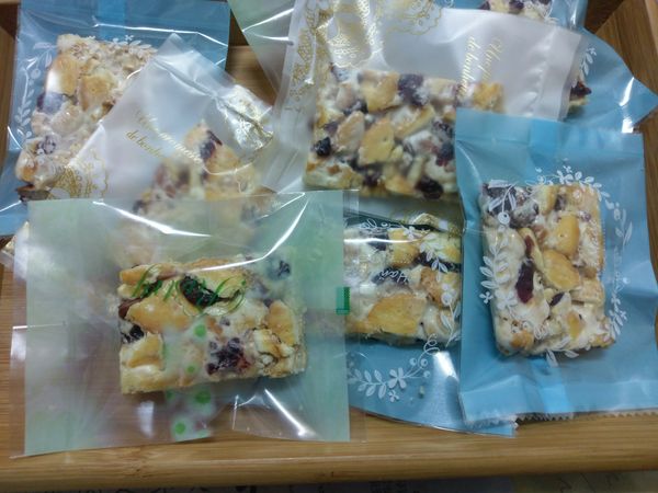 利用餅乾包裝袋個別包裝