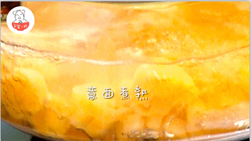 浇上炒好的茄汁，妥了。