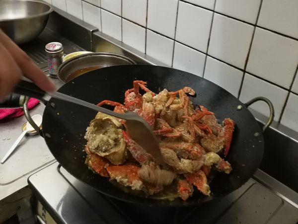 下螃蟹繼續拌炒