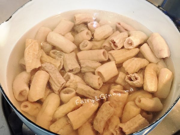 把小腸煮軟（約20分鐘）