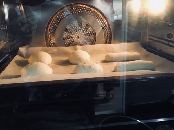 放置烤箱中，35度發酵60分鐘（室溫也可）