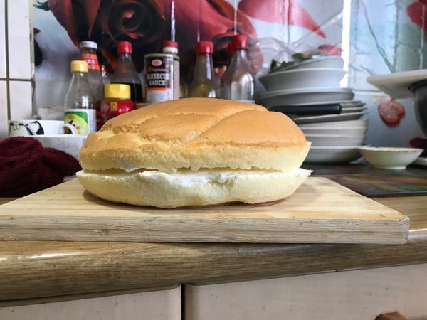 蓋上上面的蛋糕體