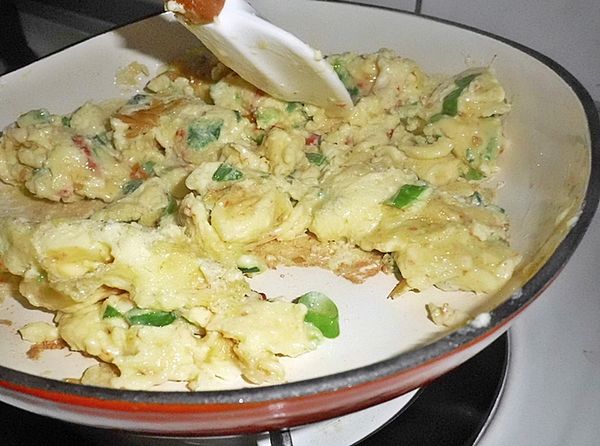 煎炒至稍微金黃即可。