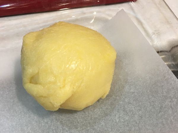 包好像這樣，直接放在鋪上烤盤紙的烤盤