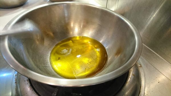 將《油酥》加熱溶解