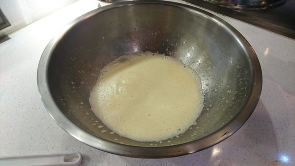 將《［a］》混合至砂糖溶解，然後加入《萊姆酒》