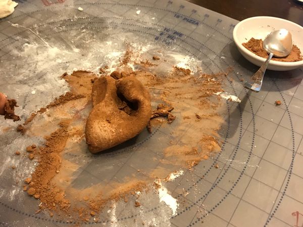 揉均勻後，撥一小塊加可可粉