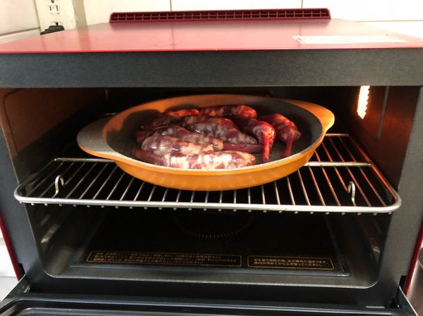 食材準備好入水波爐燒烤擺入上層