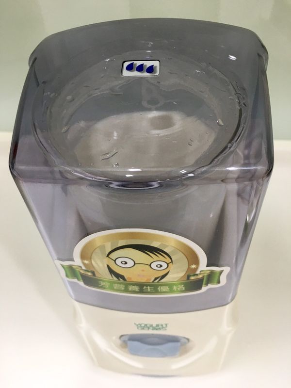 放入優格機內,插上電源~夏天10-14小時,冬天12-18小時
即可完成美味的原味優格