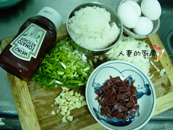準備好材料，我一直認為食譜沒有誰是絕對的，只要自己開心，怎麼煮都可以