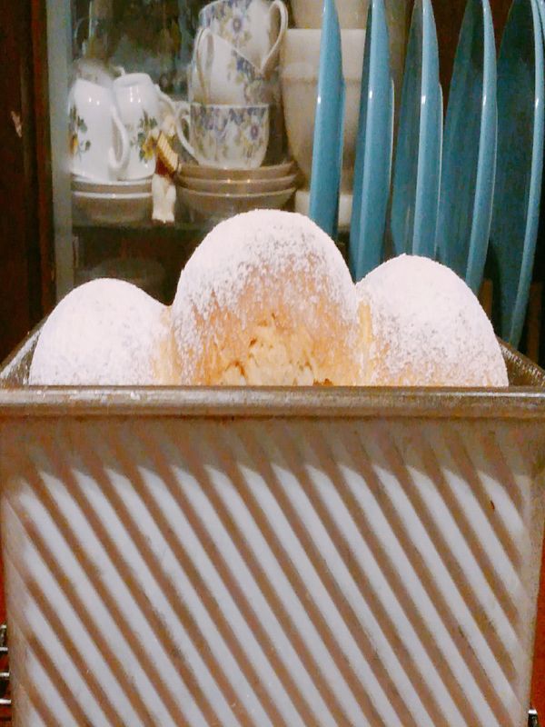 濕麵糰1000g
麵包機依序放入：
糖45g  
水355g 
奶粉16g
高筋麵粉335g
全麥麵粉215g
速發酵母6g
鹽10g
＃無鹽奶油30g【不軟化，切小塊。攪拌2-3分鐘後，投入麵包機】