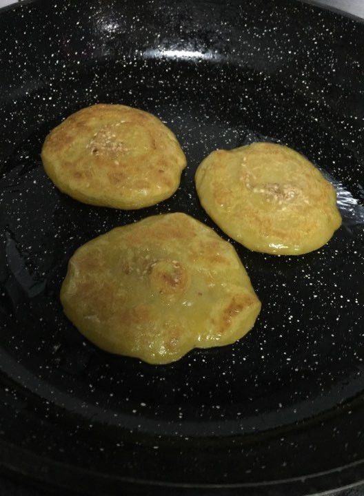 以上材料混合拌勻，就可開始煎了~