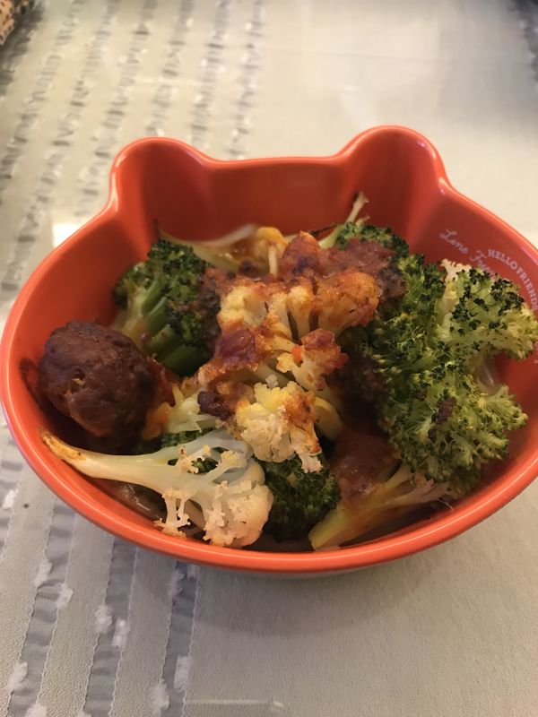 5.上下火200度烤到蛋熟就好，因為我當時是用燙的方式，雖然水分自認為瀝乾，蛋是蔬菜的含水量還是偏高，所以又多烤了10-15分鐘到蛋熟。