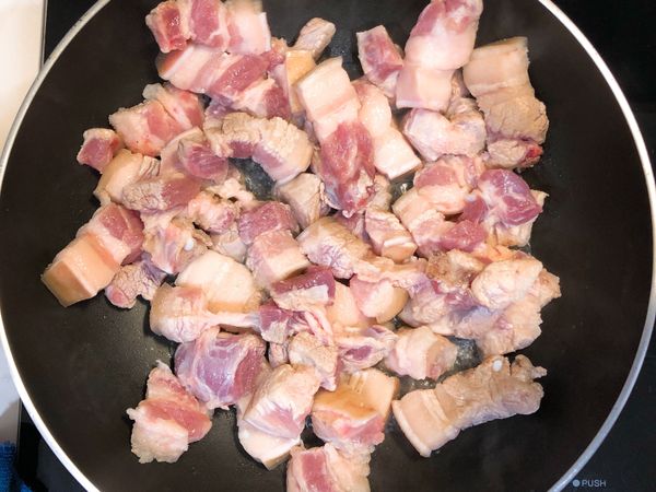 回家洗淨下鍋炒
小火炒至出油直到無血絲