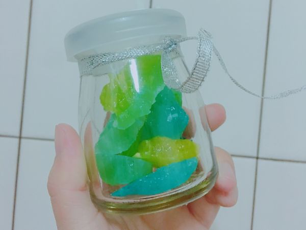 之後待風乾完成
可以裝入玻璃瓶或包裝袋
拿來送人超有誠意
黑糖給朋友的建議是可加入茶飲當糖用或溶掉做料理都可以（？）