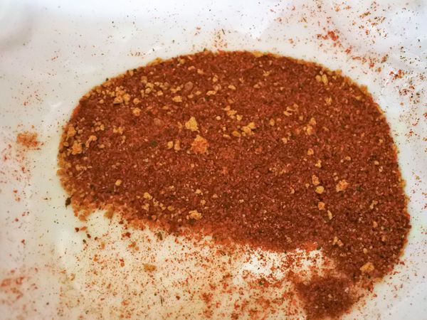 把所有調味粉的食材條好備用