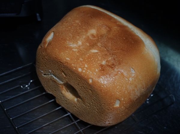 再把麵包取出冷卻