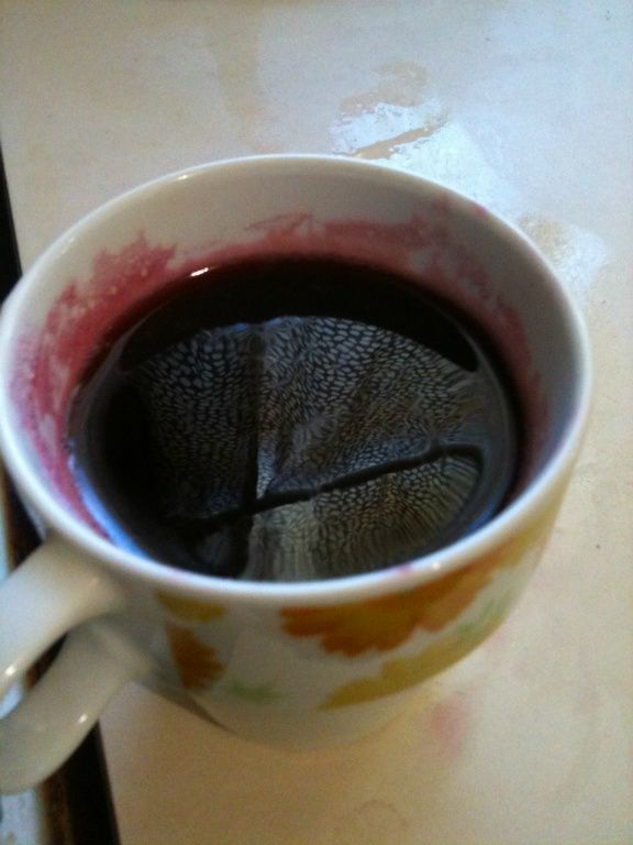 煮的同時，有一度會出很多水，可以裝一些汁液起來當成濃縮櫻桃汁，超好喝的唷~~~