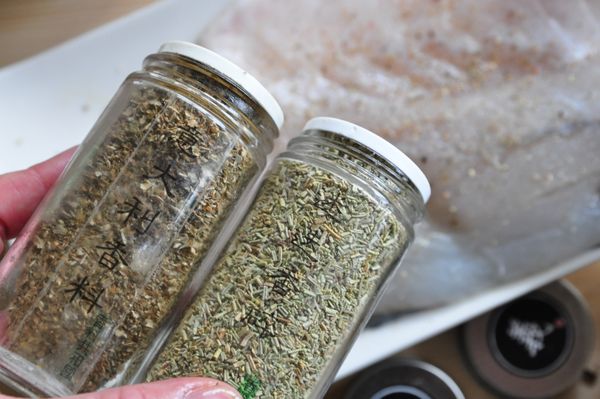 再隨意加入喜歡的義式香料。