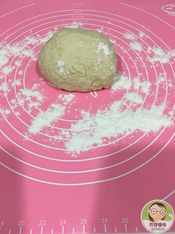 成團後，取出 ，撒高粉