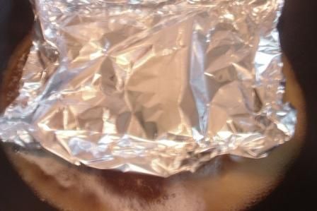 可取鋁箔紙微覆蓋，以小火煮30分