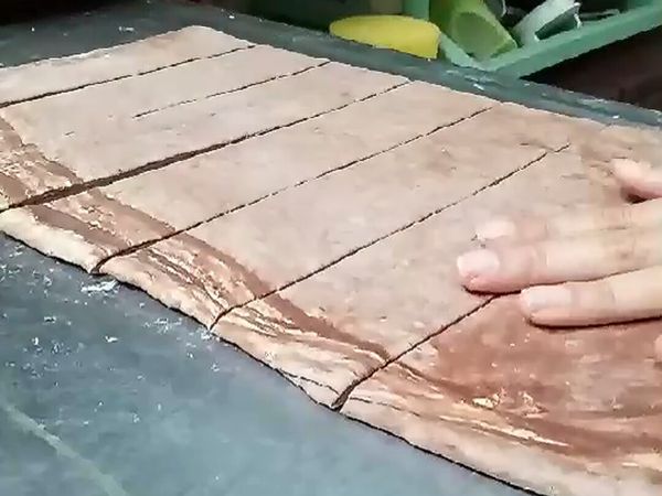 桿至長20寬40分
放著鬆弛5-10分鐘
切8等份一份20*5